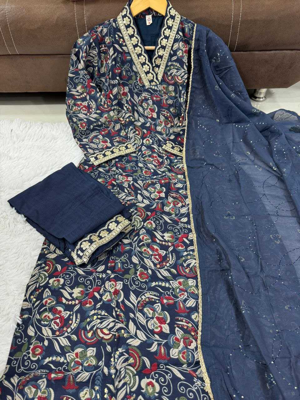 Chanderi  Rin126 262 Suits & Dresses  Ladies Ladies Silk Zari Work Chanderi Suits