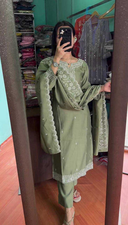 Chinon Silk Rsrk 5178 Suits & Dresses  Ladies Embroidery Suits