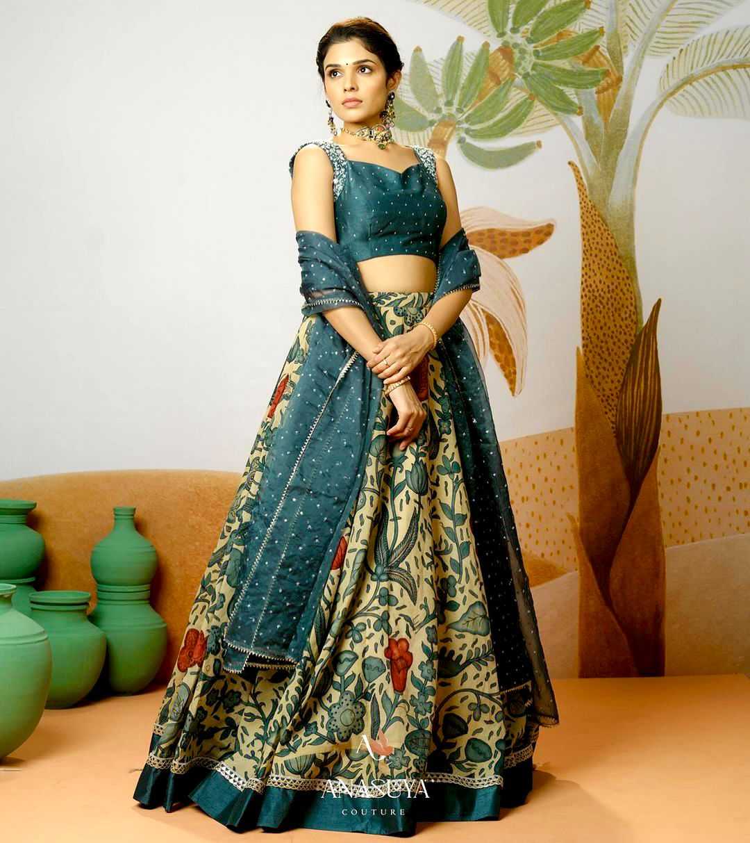 Chinon Silk Rtx 5615  Lehengas