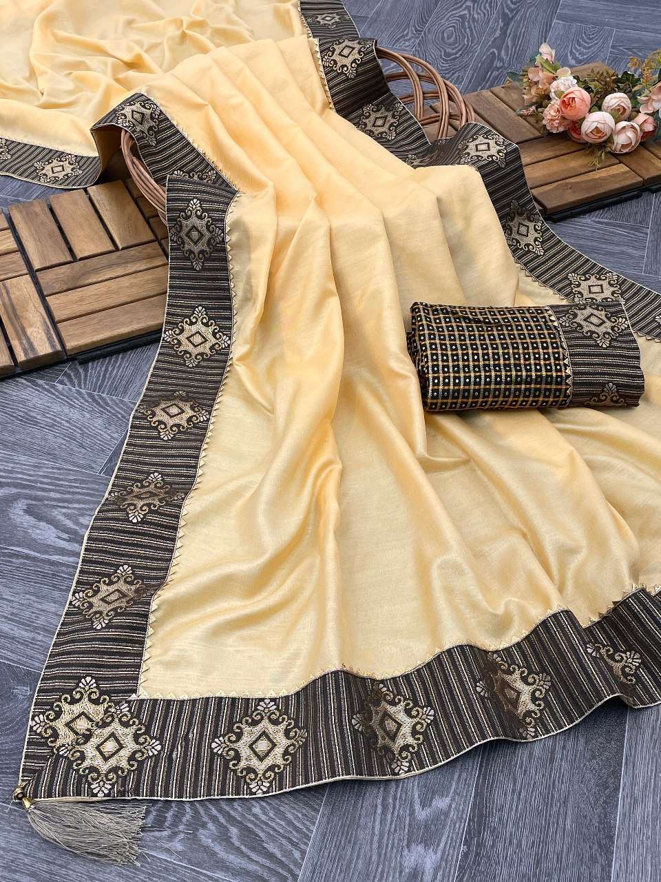 Cotton Rdd 10 Sarees  Cotton Linen Ladies Lace Border Sarees