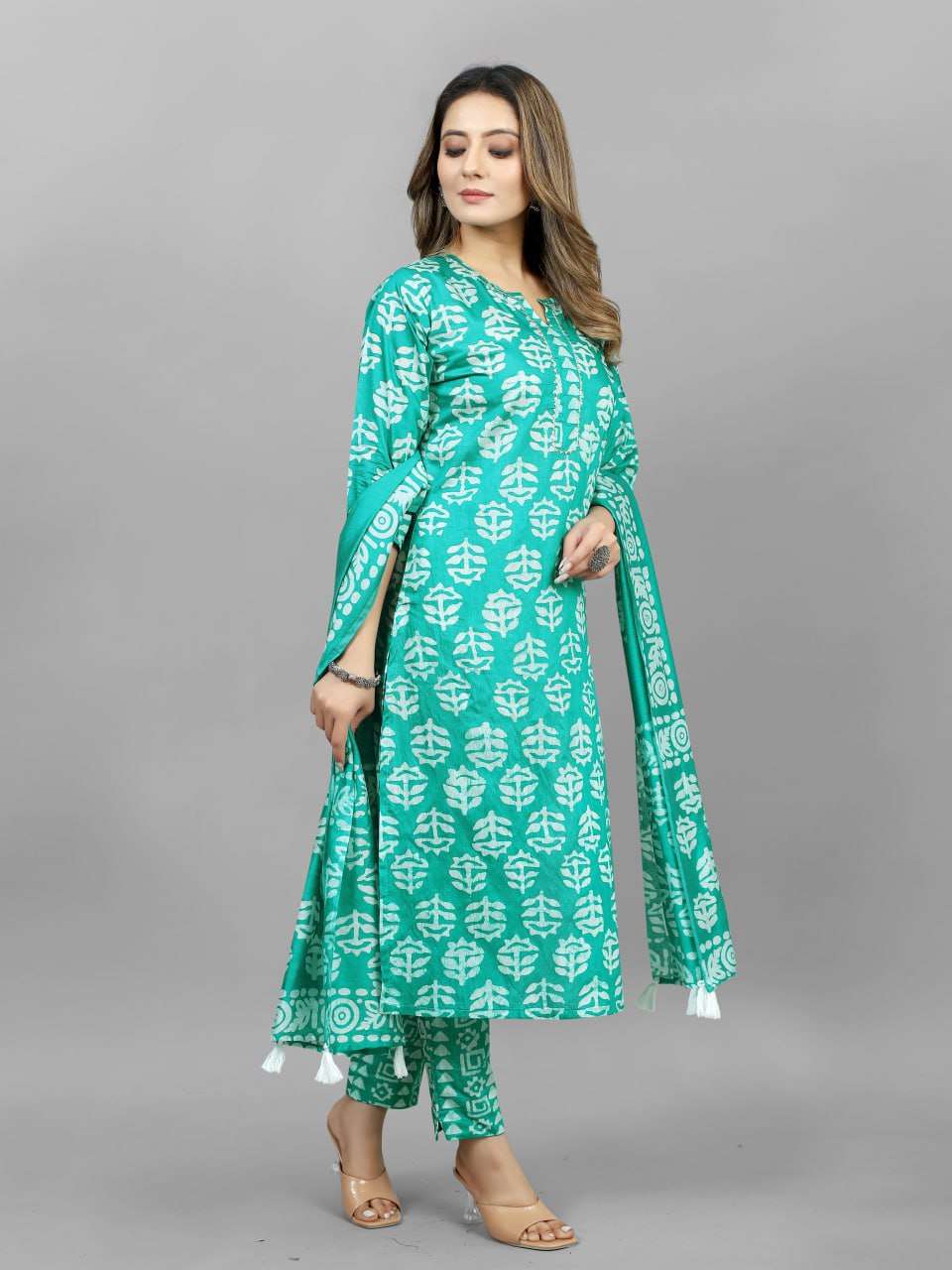 Cotton Srrt Batik Suits & Dresses  Printed Cotton Ladies Silk Suits