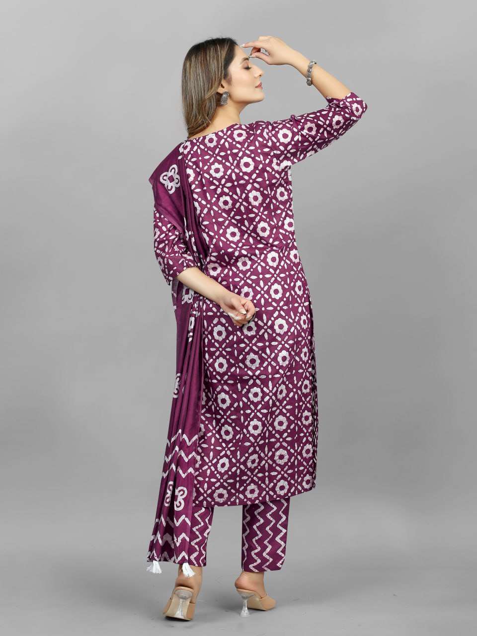 Cotton Srrt Batik Suits & Dresses  Printed Cotton Ladies Silk Suits