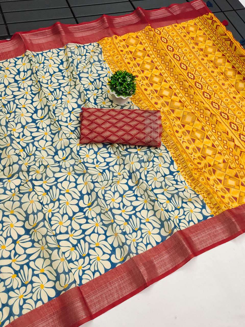 Cotton Srrt Linen Cotton1 Sarees  Printed Ladies Cotton Linen Sarees