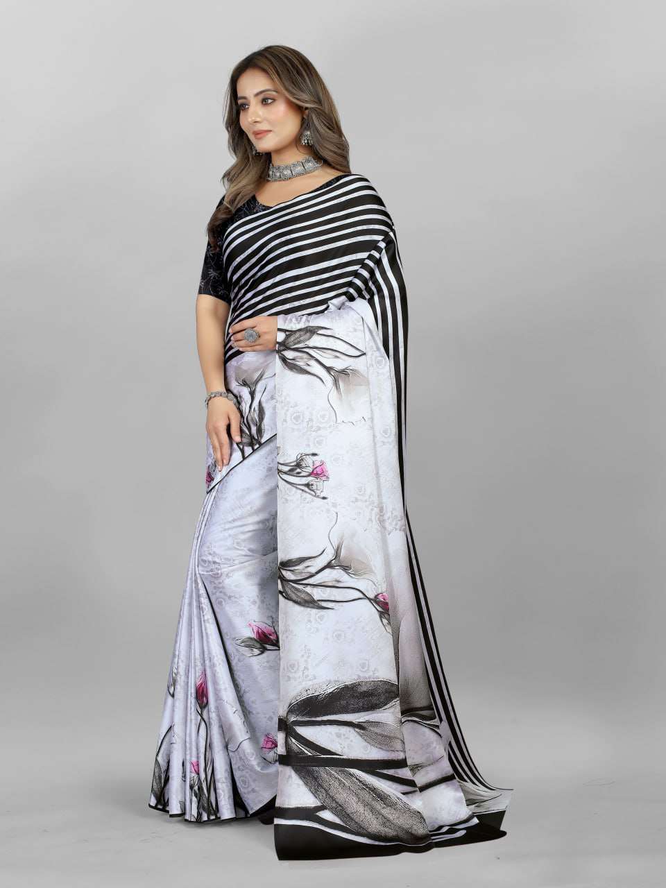 Crepe Srrt Japan Crape4 Sarees  Printed Ladies Crepe Satin Sarees