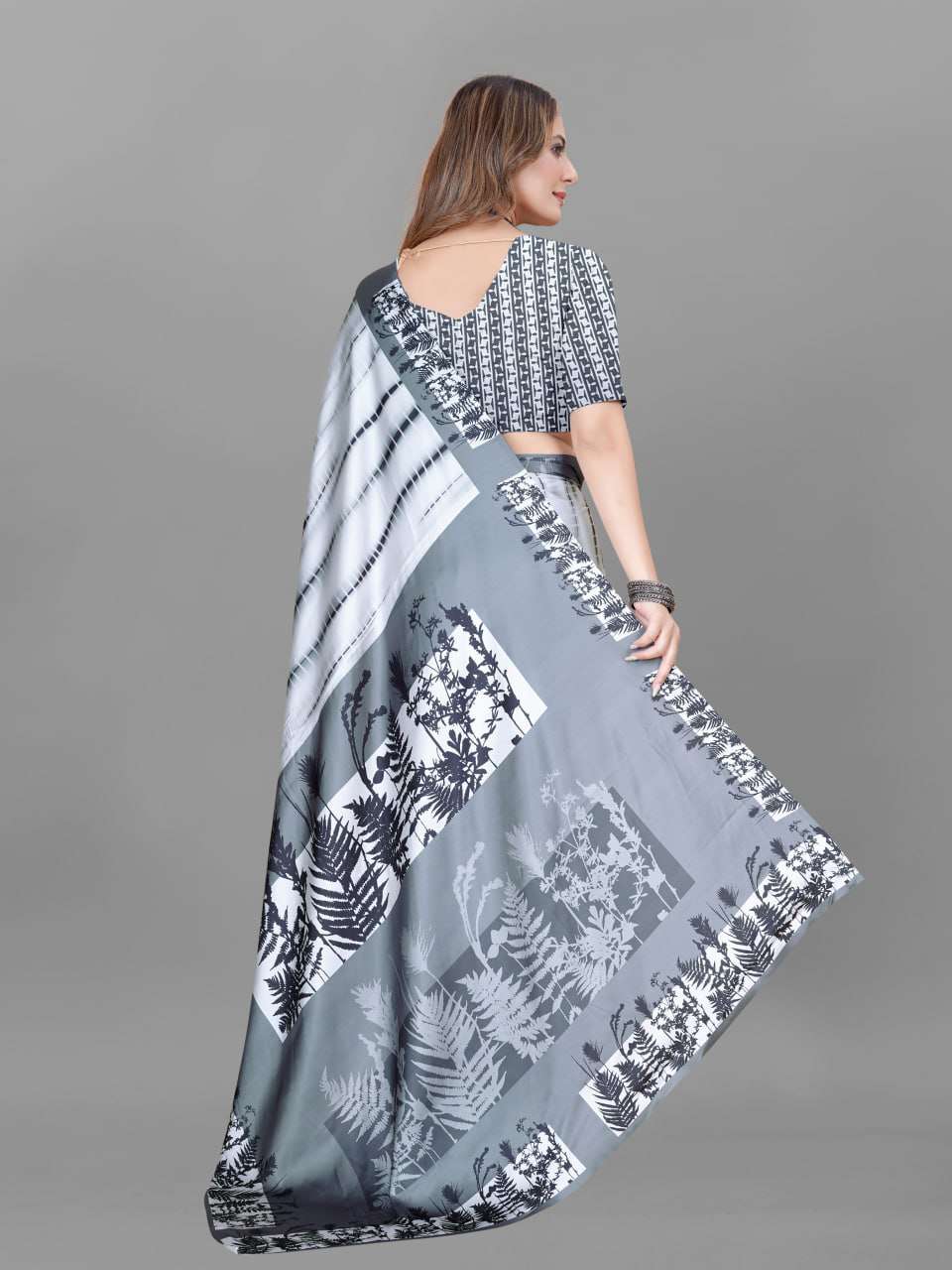 Crepe Srrt Japan Crape5 Sarees  Printed Ladies Crepe Satin Sarees