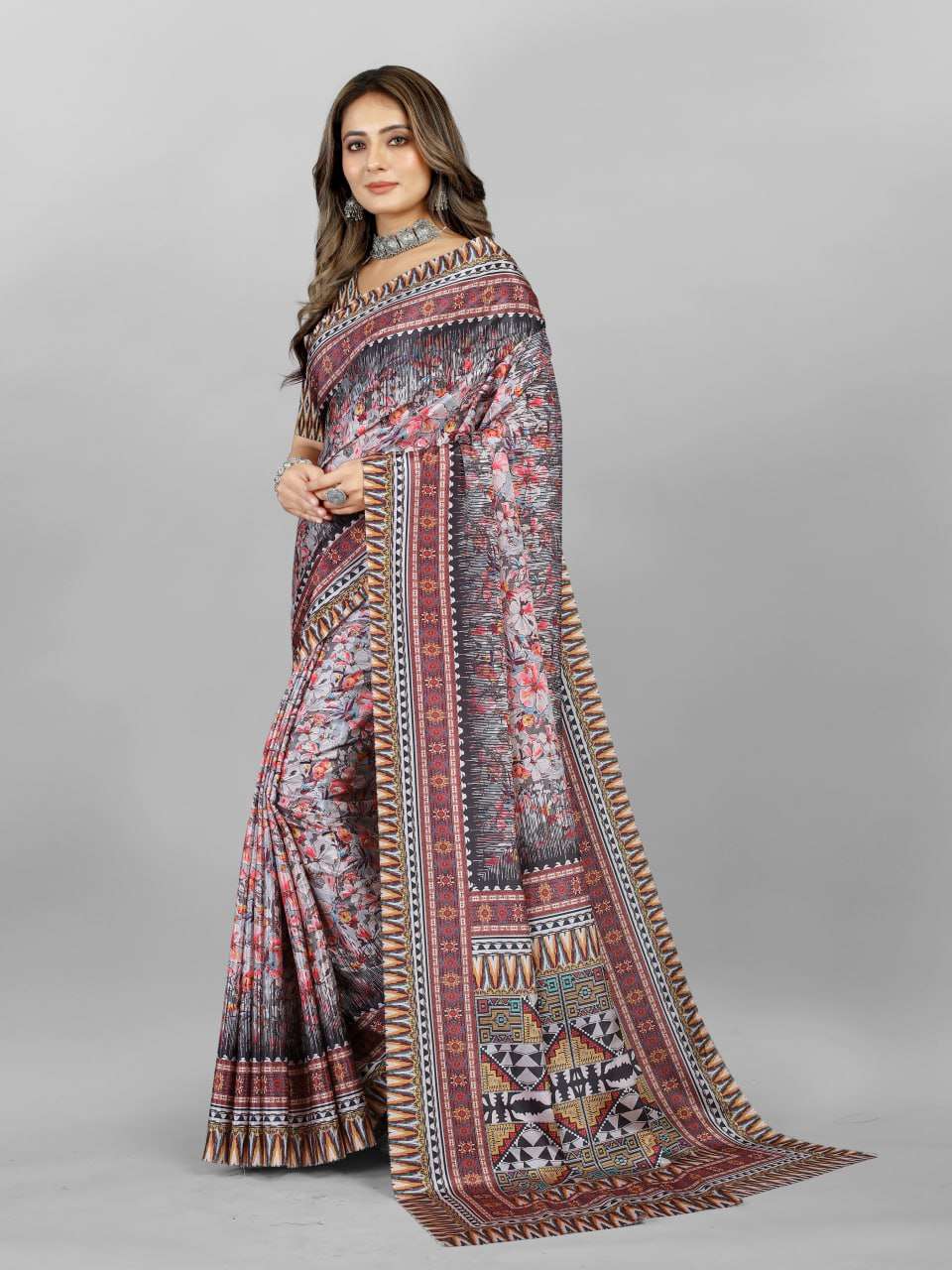 Crepe Srrt Silk Crape Sarees  Printed Ladies Crape Satin Sarees