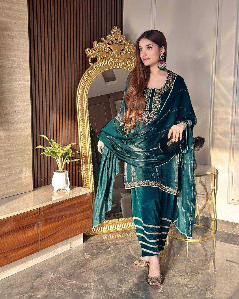 Jimmy Choo Kesh149 1263 Suits & Dresses  Pakistani Kashmiri Palazzo Ladies Silk Suits