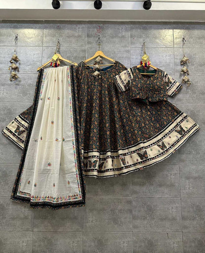 Muslin Cotton Rin136 224 Lehengas  Navratri Chaniya Choli Traditional Printed Lehengas