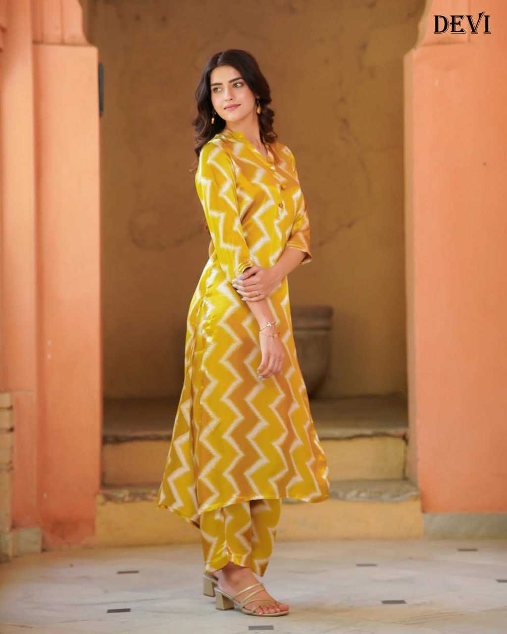 Muslin Rin131 501 Kurtis  Long Printed Kurti With Pant V-Neck Kurtis