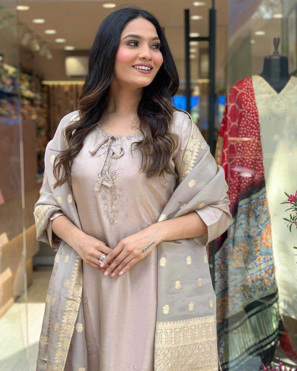 Premium Roman Silk Kesh211 Ldy104 Suits & Dresses  Zari Work Silk Long Kurti Suits Manufacture