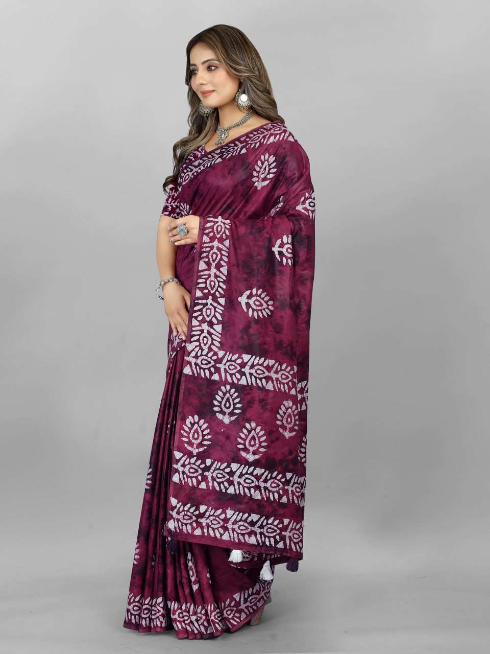 Batik Srrt Hand Wax Batik Prizom Sarees  Printed Ladies Batik Sarees