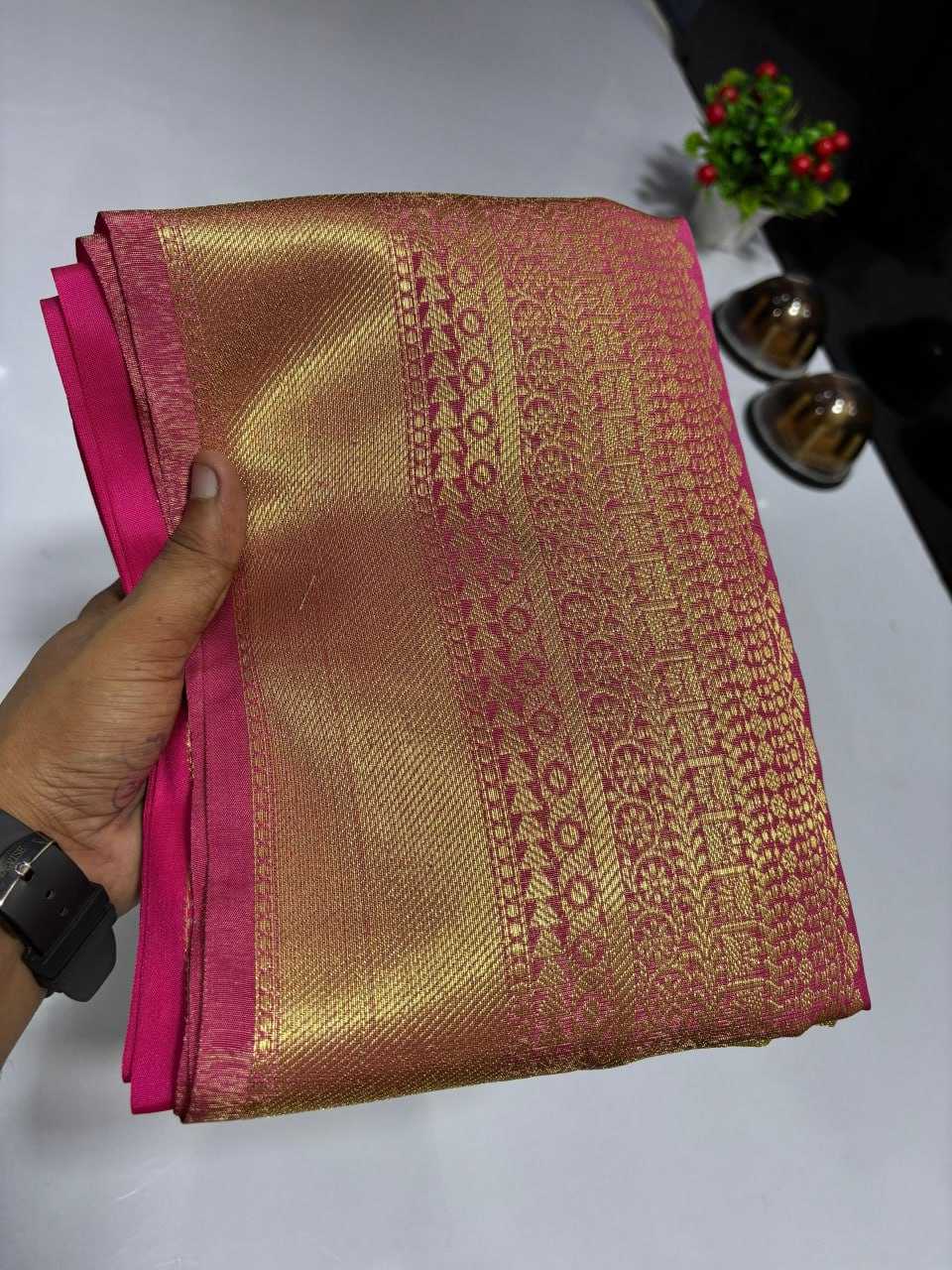 Tissue Silk Kesh131 Golden Sarees  Ladies Tissue Silk Zari Border Sarees