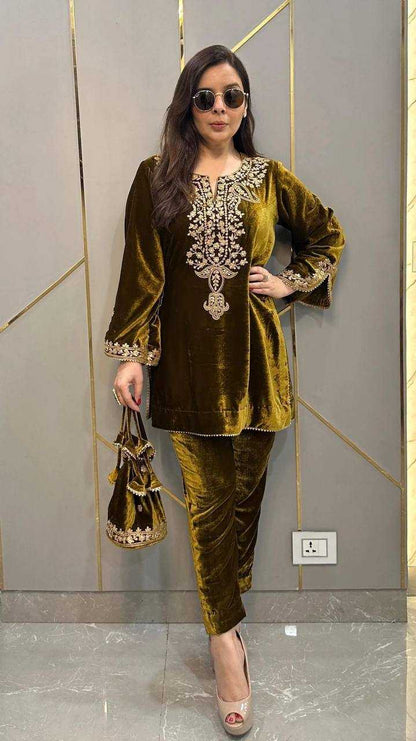 Velvet Kesh123 5104 Suits & Dresses  Festive Fancy Embroidered Silk Full Sleeve Suits