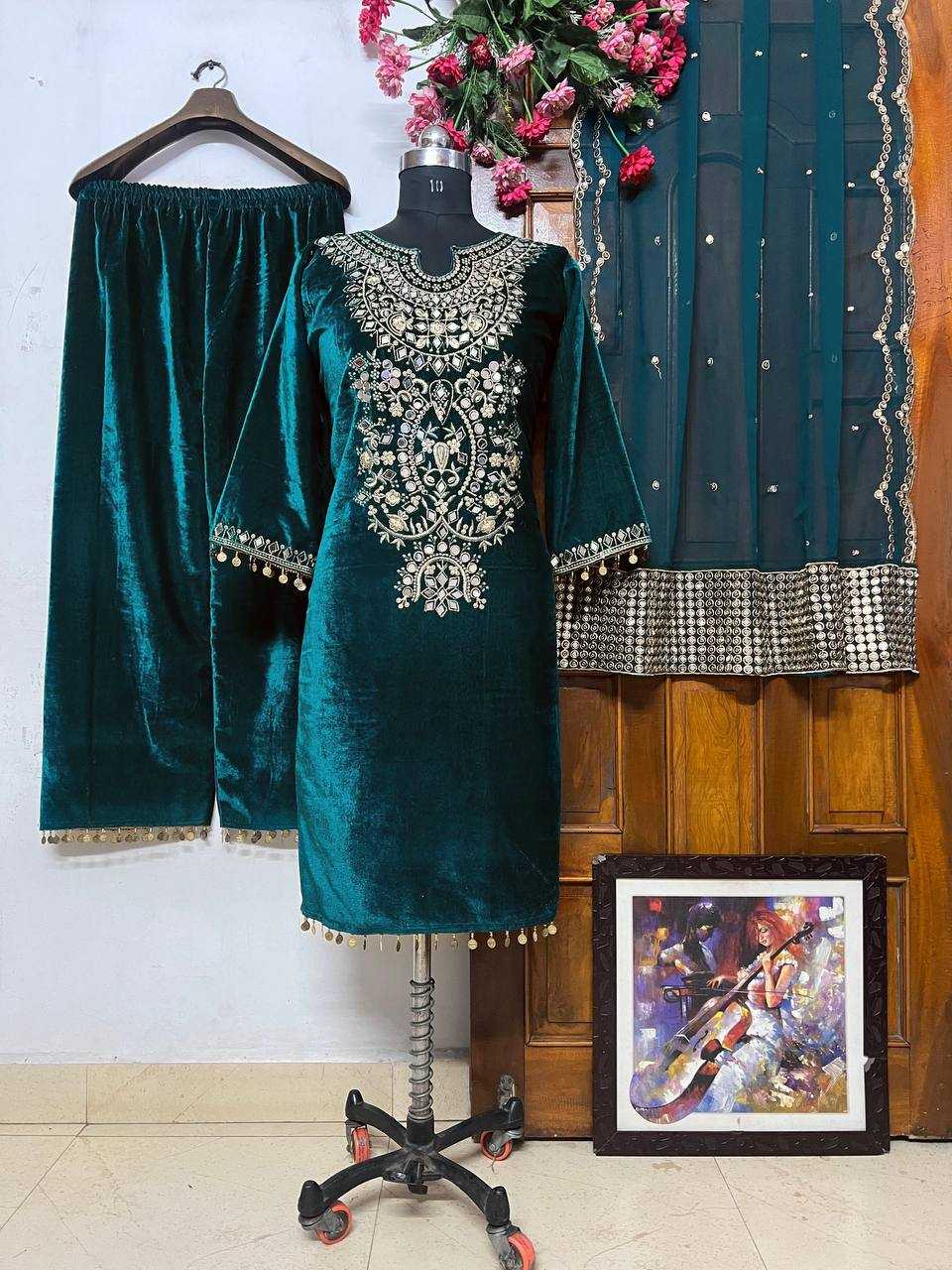 Velvet Kesh149 1295 Suits & Dresses  Kashmiri Velvet Embroidery Ladies Silk Zari Work  Suits