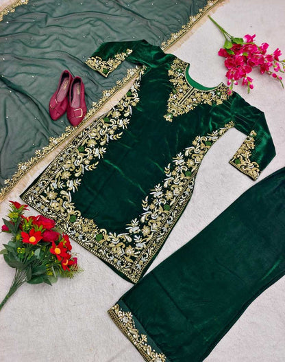 Velvet Kesh156 1032 Suits & Dresses  Kashmiri Velvet Embroidered Ladies Silk Green Salwar Suits