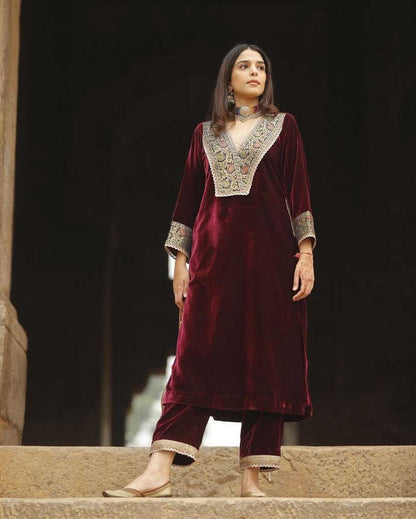 Velvet Rin133 1391 Suits & Dresses  Velvet Embroidery Ladies Silk Zari Work Suits