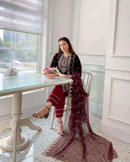 Velvet Rin141 1580 Suits & Dresses  Kashmiri Velvet Embroidery Ladies Silk Suits