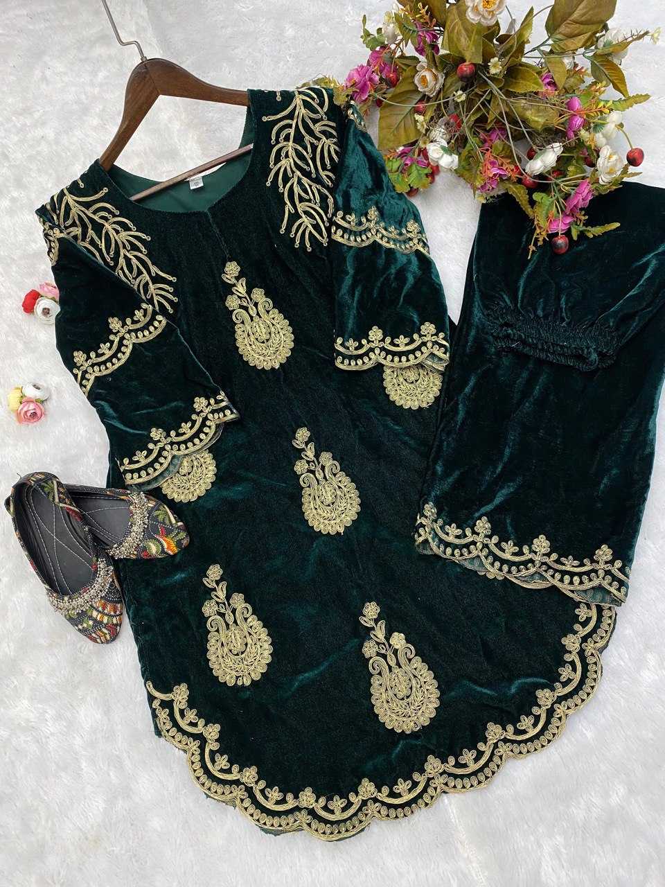 Velvet Rin141 1762 Suits & Dresses  Kashmiri Velvet Embroidery Ladies Silk Suits