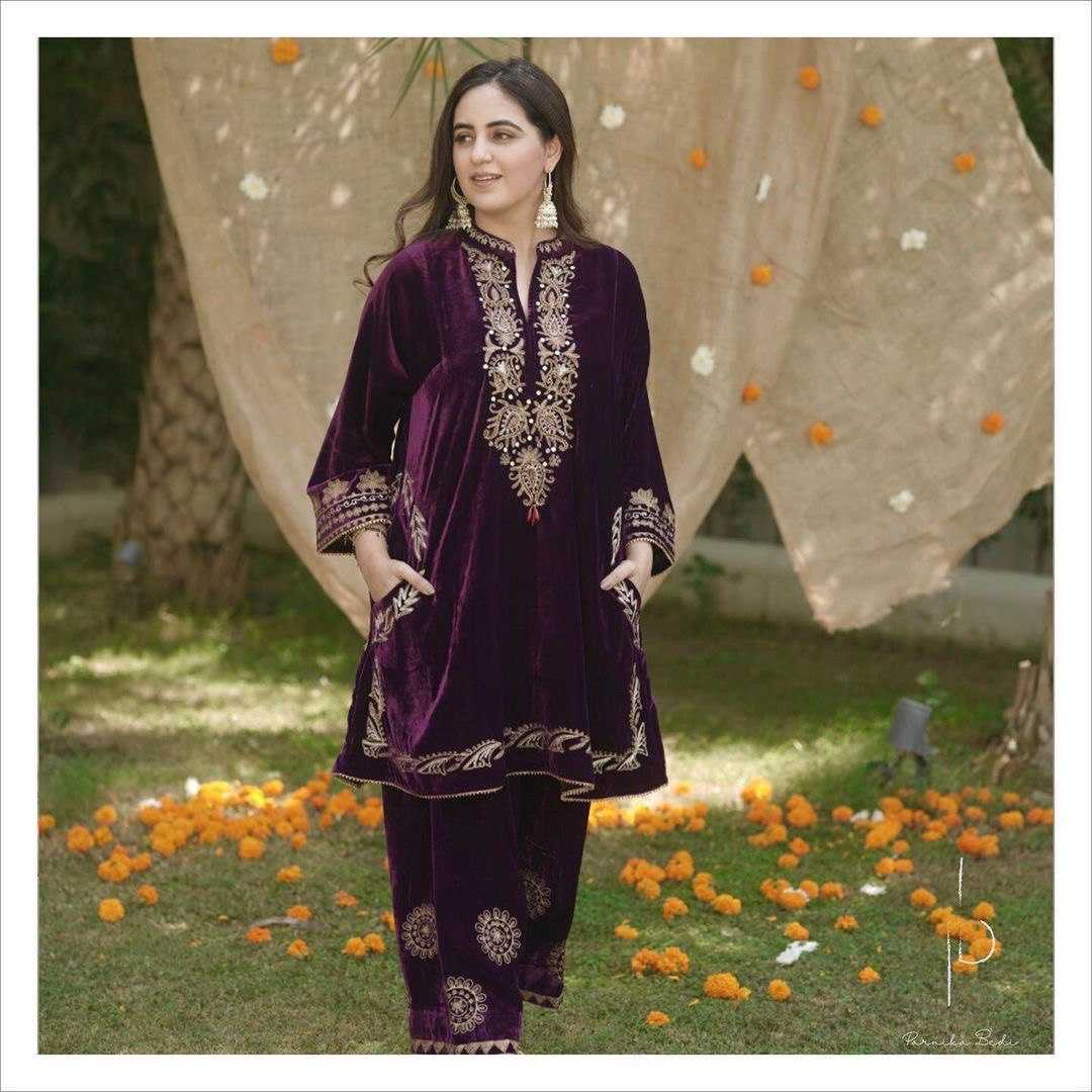 Velvet Rin141 1775 Suits & Dresses  Kashmiri Velvet Embroidery Ladies Silk Zari Work Suits