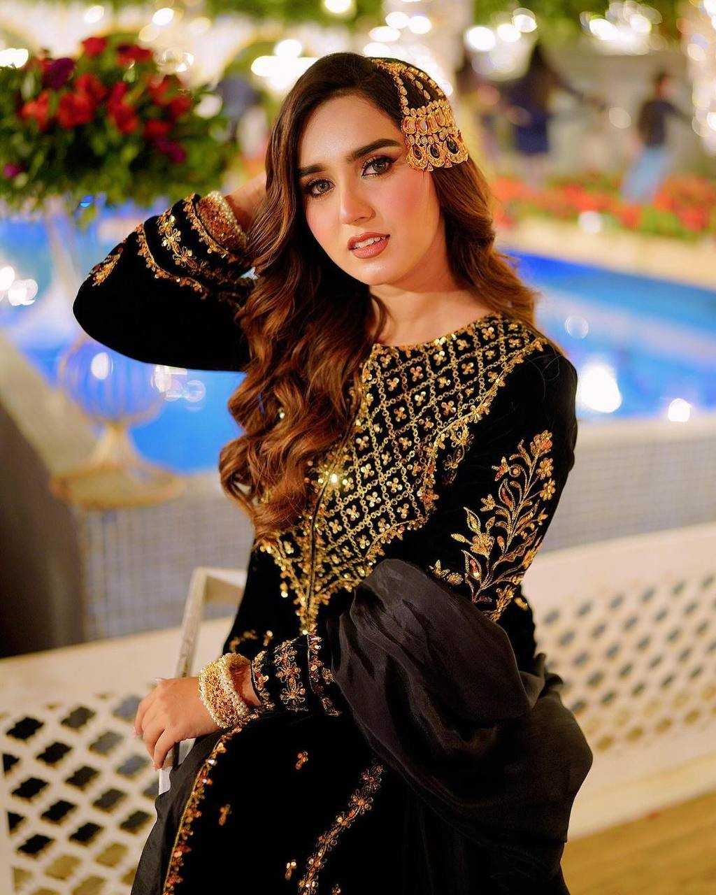 Viscose Kesh123 5098 Suits & Dresses Islamic Clothing  Pakistani Velvet Embroidered Black Salwar Suits